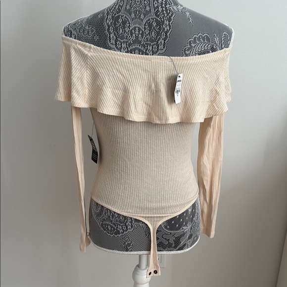 Express Off-Shoulder Ribbed Bodysuit - Picture 2 of 5